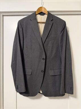 Banana Republic Tailored Fit Suit Jacket Sport Coat Blazer Charcoal Pinstripe 40
